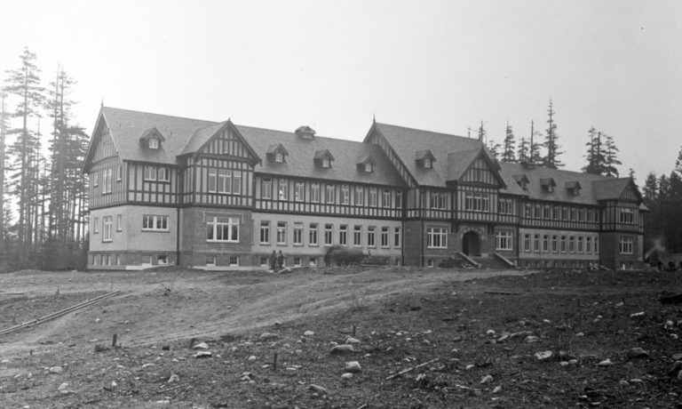 Seattle voters passed bond issue to construct a permanent tuberculosis sanatorium