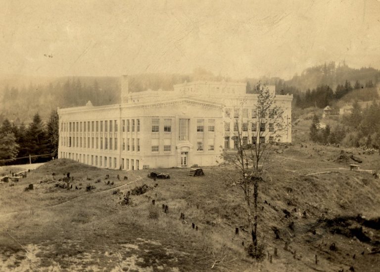 The Oregon-Washington Railroad and Navigation Company donated 20-acres to the University of Oregon Medical School