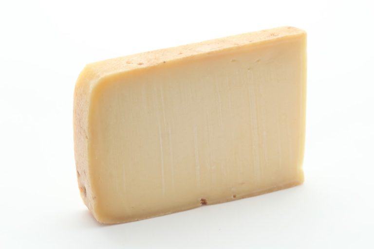 Survey Shows With Bird Flu in Raw Milk, Many Still Do Not Know Risks of Consuming It